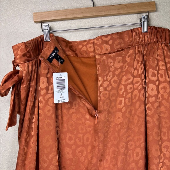 NWT Torrid Copper Leopard Jacquard Wrap Skirt Size 2x (18-20) - Picture 13 of 14